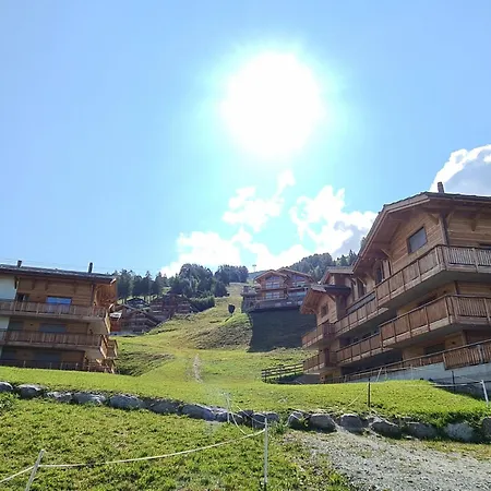 Exquisite With Balcony Apartment *